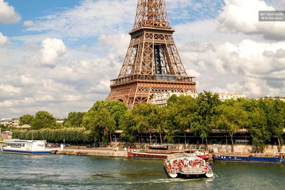 Paris: Skip-the-Line Eiffel Tower & Seine River Cruise