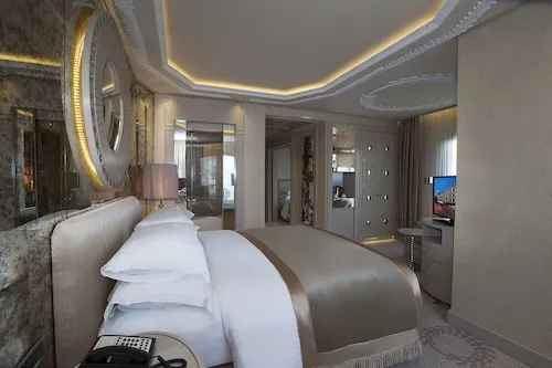 Wyndham Grand Istanbul Kalamis Marina Hotel