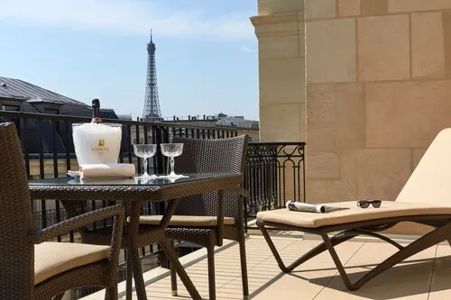 Hotel Raphael